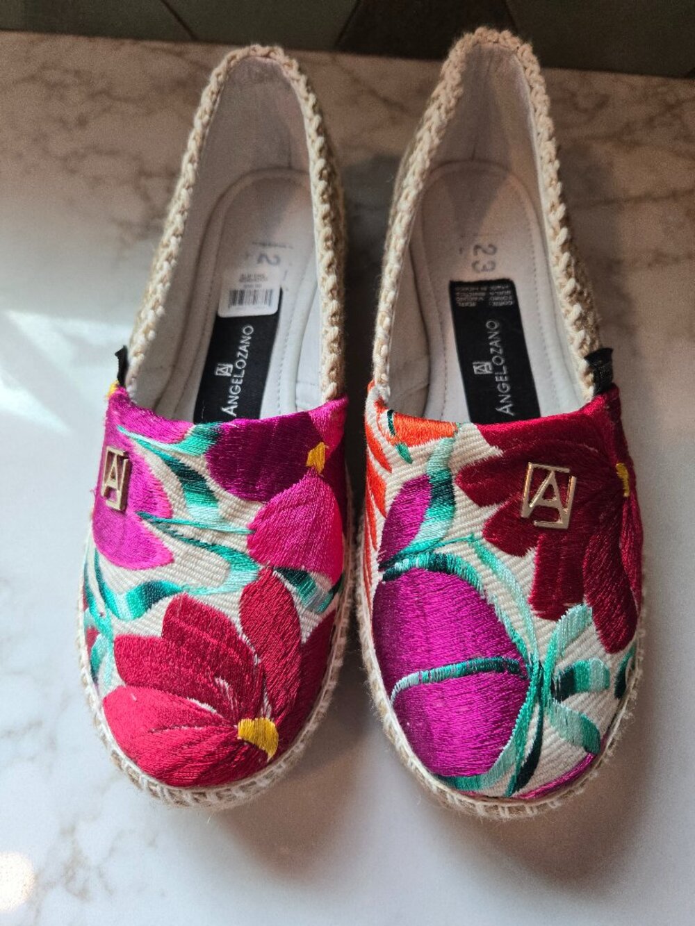 New Angelozano shoes, size 23